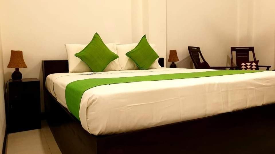 Kithula Boutique Hotel Хіккадува Екстер'єр фото