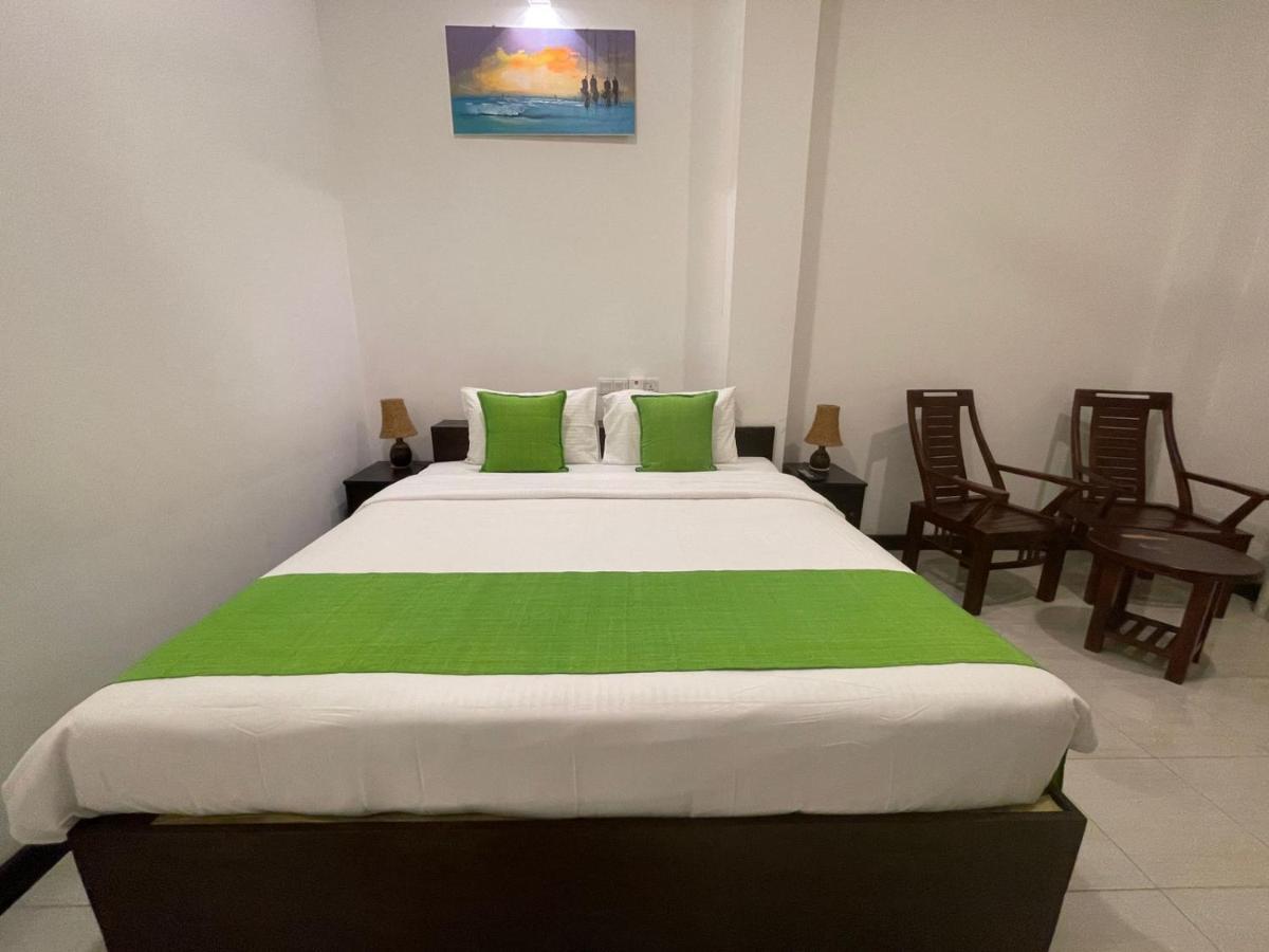 Kithula Boutique Hotel Хіккадува Екстер'єр фото