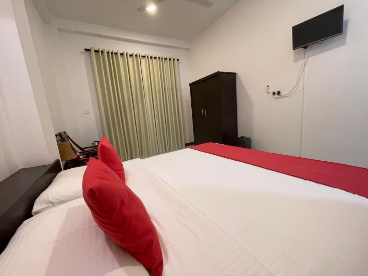 Kithula Boutique Hotel Хіккадува Екстер'єр фото