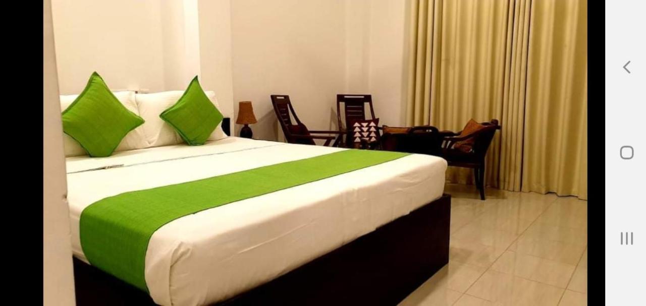 Kithula Boutique Hotel Хіккадува Екстер'єр фото
